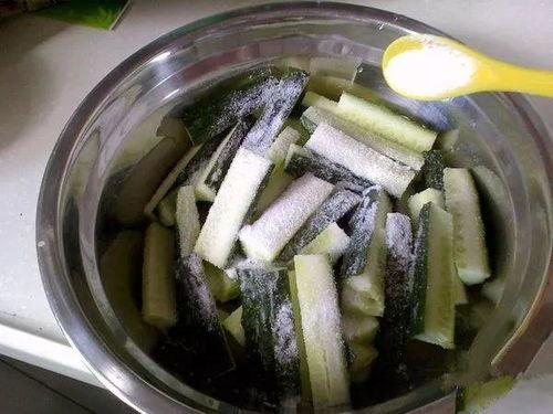 咸菜脆瓜太咸怎么吃视频,美味依旧！